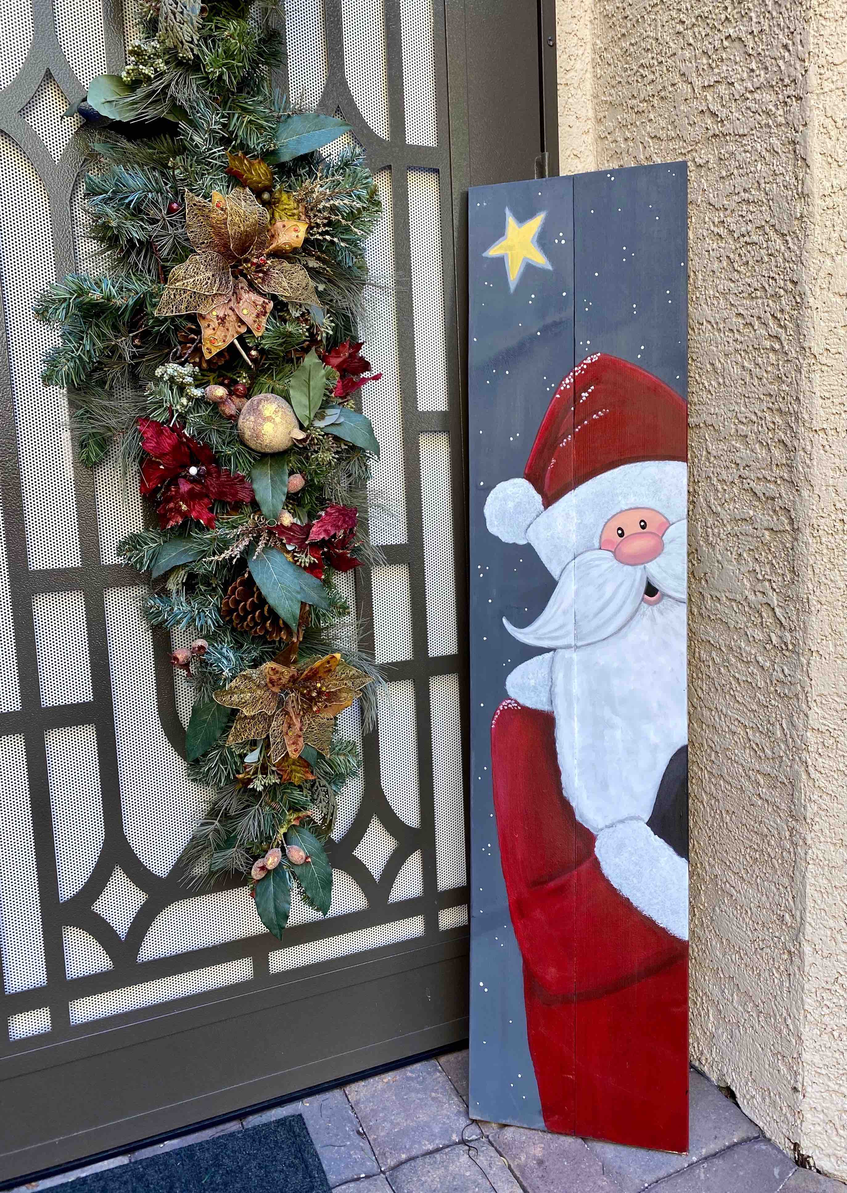 Peeping Santa Porch Leaner